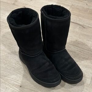UGG Australia 5275 Ultimate Short Black Boots Size 5